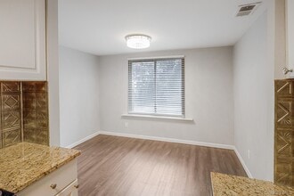 100 Glen Hollow Dr in Port Jefferson Station, NY - Building Photo - Building Photo