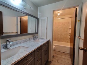 366 Enright Ct in Pittsburgh, PA - Building Photo - Building Photo