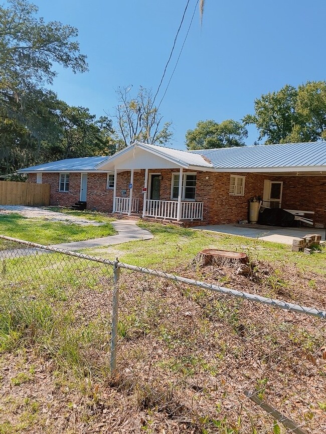 property at 533 Scranton Rd