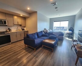 55 W Fifth St, Unit 503 in Boston, MA - Foto de edificio - Building Photo