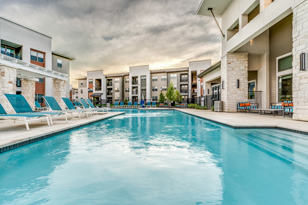 Mercantile Square in Fort Worth, TX - Building Photo