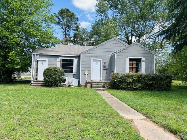 property at 2621 Barbara St