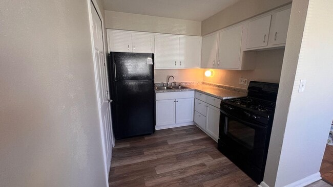 9335 W Sheridan Ave in Milwaukee, WI - Building Photo - Building Photo