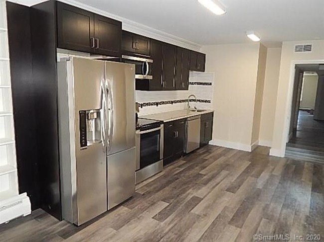 120 Broadway-Unit -2 in Norwich, CT - Building Photo - Building Photo