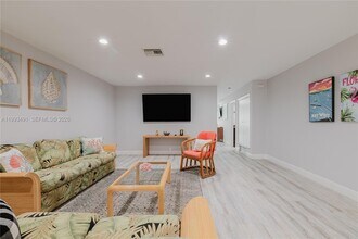 11320 NW 35th Ct in Coral Springs, FL - Building Photo - Building Photo