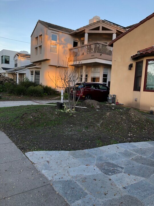 11036 Rhoda Way in Culver City, CA - Building Photo