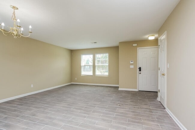 9996 Chariden Dr in Cordova, TN - Building Photo - Building Photo