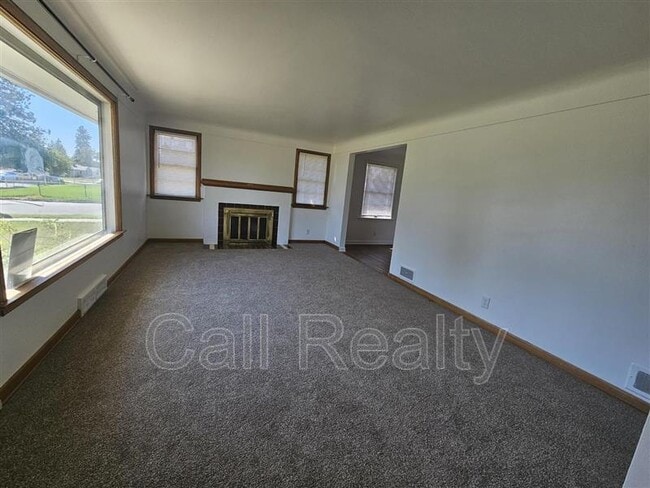 property at 2338 W Walton Ave