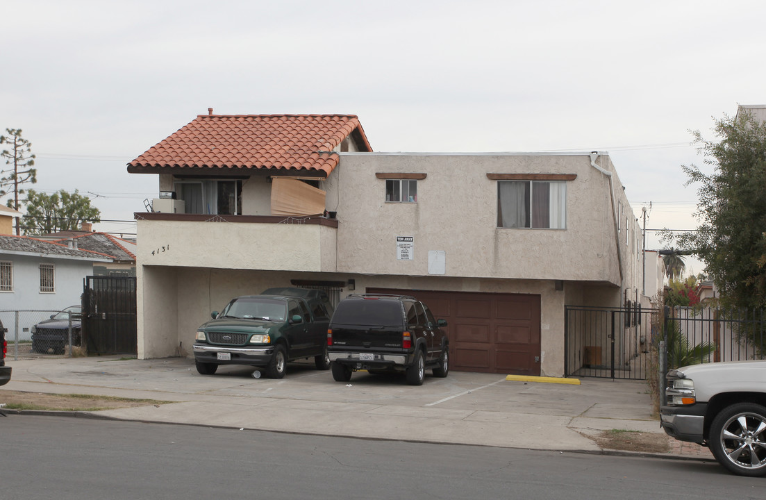 4131 Van Dyke Ave in San Diego, CA - Building Photo