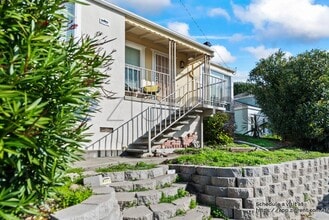 16070 Selborne Dr in San Leandro, CA - Building Photo - Building Photo