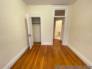 27 Park Dr in Boston, MA - Building Photo - Building Photo