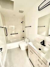 1847 Stearns Dr, Unit ADU in Los Angeles, CA - Foto de edificio - Building Photo