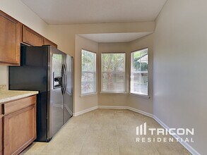 4351 Campus Hills Cir in Jacksonville, FL - Foto de edificio - Building Photo
