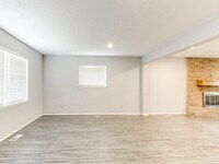 2524 Boxwood Ave photo'