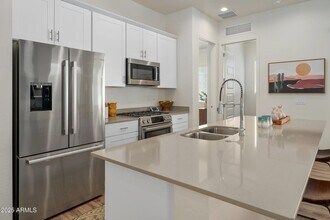 15601 Cactus Rd in Surprise, AZ - Building Photo - Building Photo