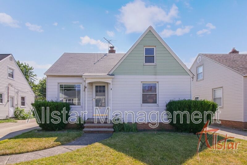 4661 W 146th St in Cleveland, OH - Building Photo