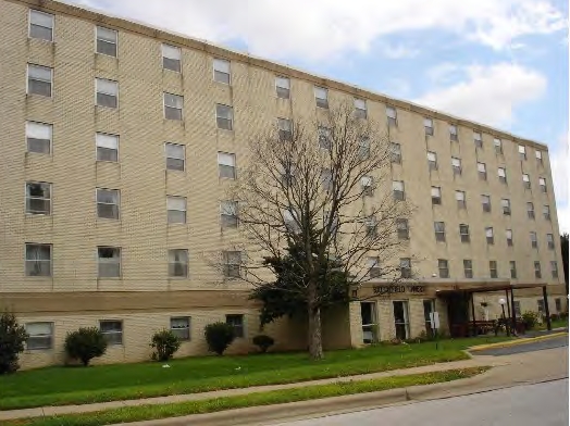 Battlefield Towers Apartments in Springfield, MO - Building Photo