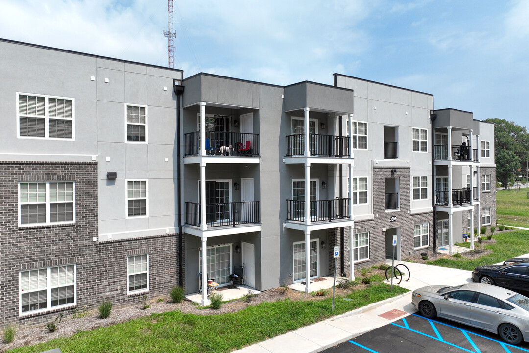 Bluff Crossing Apartments in Indianapolis, IN - Foto de edificio