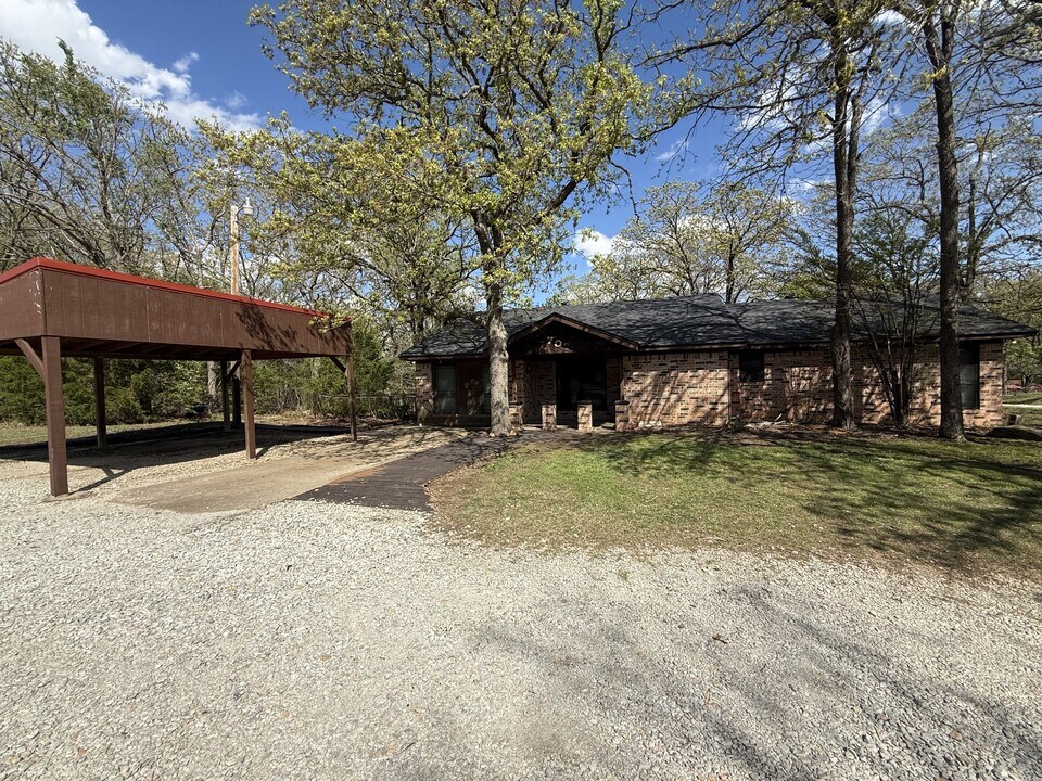 708 S Monte Vista St in Ada, OK - Building Photo