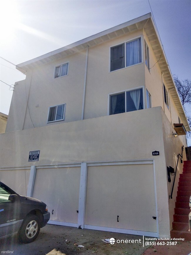 2725 23rd Ave-Unit -Unit 4 in Oakland, CA - Building Photo - Building Photo