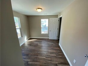 414 W Rock Island St in Knoxville, IA - Building Photo - Building Photo