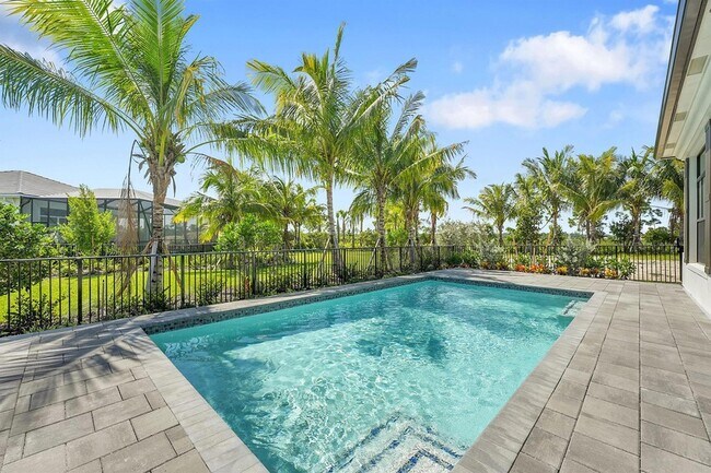 13908 Vivant Dr in Palm Beach Gardens, FL - Building Photo - Building Photo