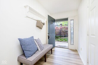 592 E Vermont St in Indianapolis, IN - Building Photo - Building Photo