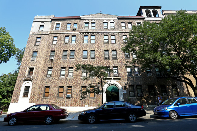 222 Seaman Ave in New York, NY - Foto de edificio - Building Photo