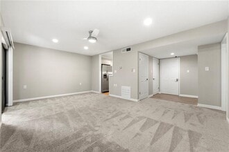 475 Mount Vernon Hwy NE in Sandy Springs, GA - Foto de edificio - Building Photo