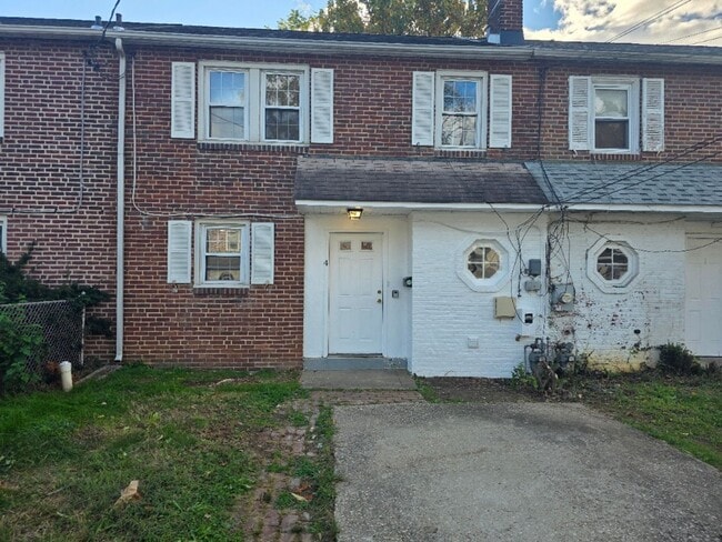 property at 4 S Cannon Dr