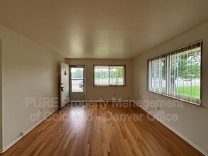 10499 W 25th Ave in Denver, CO - Foto de edificio - Building Photo