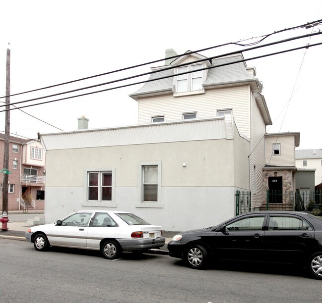 540 2nd Ave in Elizabeth, NJ - Building Photo - Building Photo