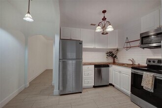 4718 NW 15th Ave in Miami, FL - Building Photo - Building Photo