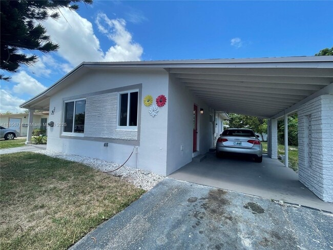 631 SW 28th Terrace in Fort Lauderdale, FL - Building Photo - Building Photo
