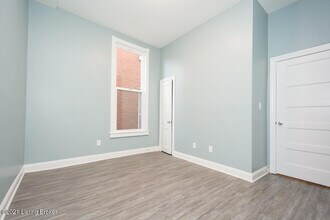 2933 S 3rd St in Louisville, KY - Building Photo - Building Photo