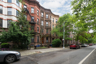 410 2Nd Street in Brooklyn, NY - Foto de edificio - Building Photo