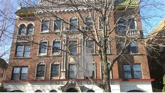 1742 N Humboldt Blvd in Chicago, IL - Building Photo