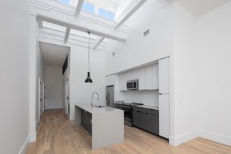 Auction House Apartments in New Orleans, LA - Foto de edificio - Building Photo
