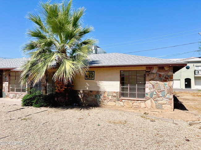 6212 N 12th Pl in Phoenix, AZ - Foto de edificio - Building Photo