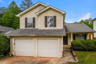 819 Tradd Ct in Stone Mountain, GA - Building Photo