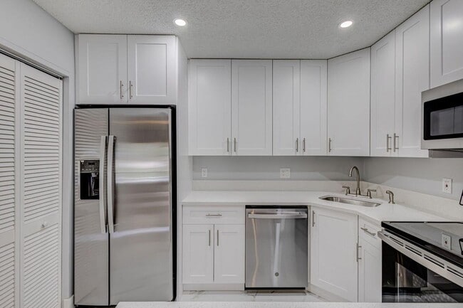 4955 Sable Pine Cir in West Palm Beach, FL - Building Photo - Building Photo