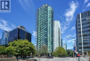 1331 W Georgia St in Vancouver, BC - Building Photo
