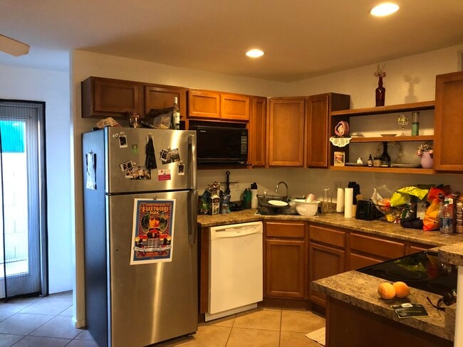 2025 S Granada Dr-Unit -11 in Tempe, AZ - Building Photo - Building Photo