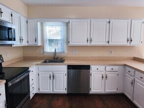 12452 Sweet Leaf Terrace in Fairfax, VA - Building Photo - Building Photo