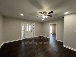 193 Private Rd 4652 in Rhome, TX - Foto de edificio - Building Photo