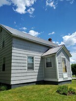 2112 Cowan St in Westville, NS - Building Photo