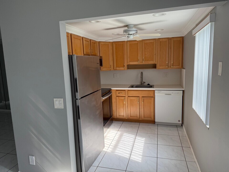 116 Burgundy B in Delray Beach, FL - Building Photo