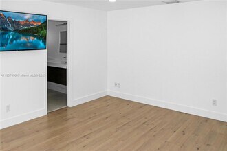 11020 SW 140th Ave in Miami, FL - Building Photo - Building Photo