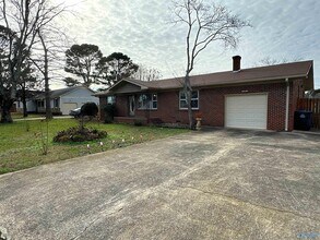 1409 N Houston St in Athens, AL - Building Photo - Building Photo