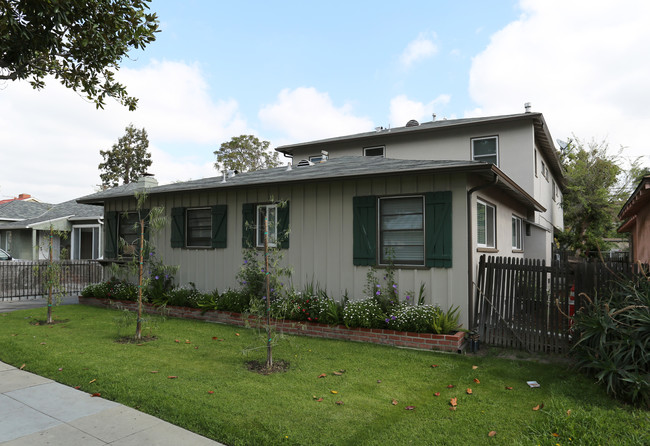 4250 Sawtelle Blvd in Los Angeles, CA - Foto de edificio - Building Photo